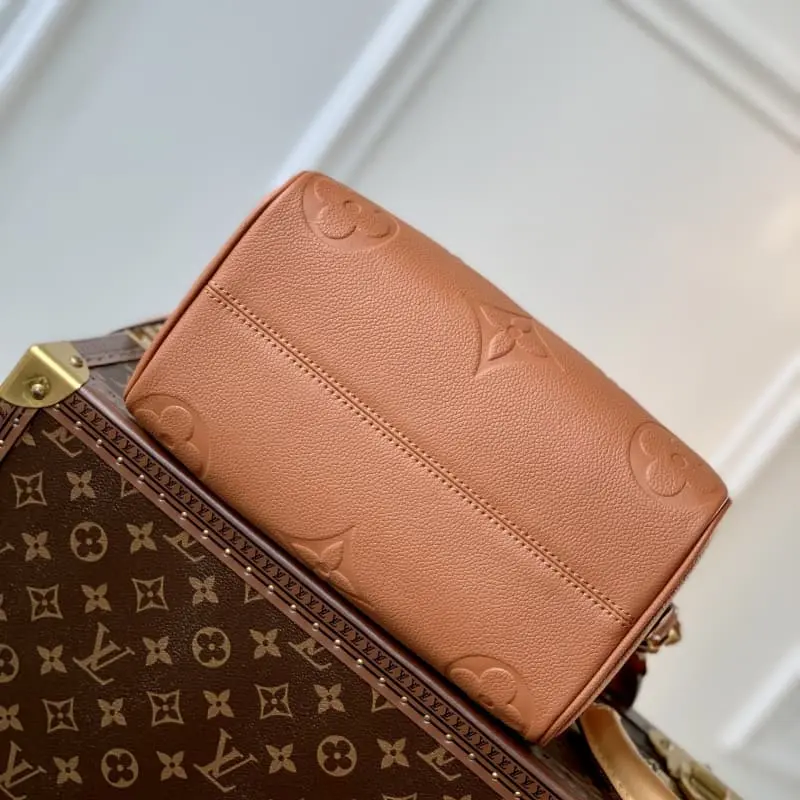 M59273 S1 25x19x15cm High Quality Bags - Image 3