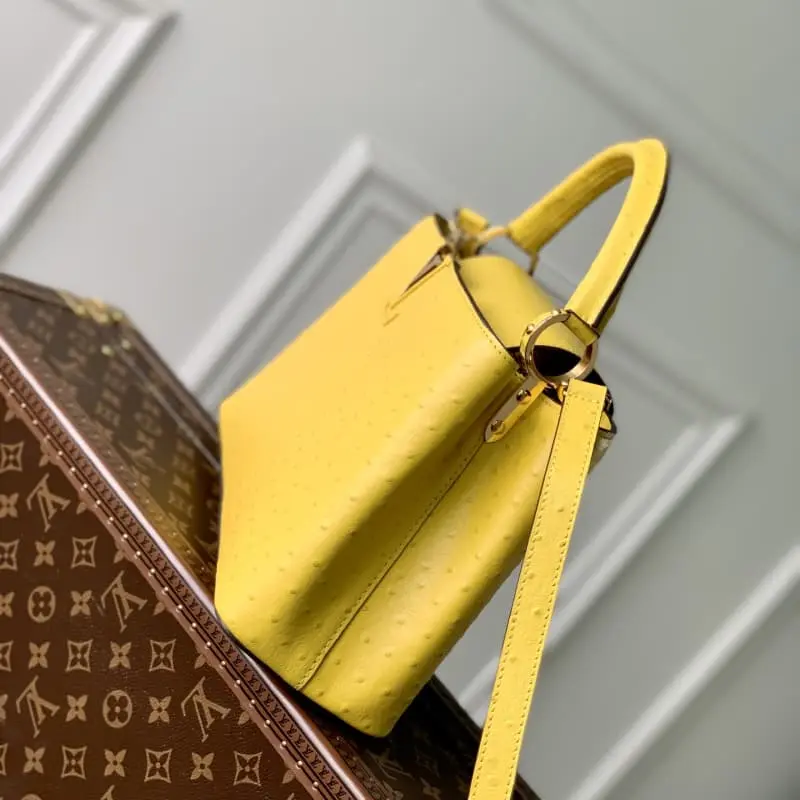 M93483 S2 31.5x20x11cm High Quality Bags - Image 3