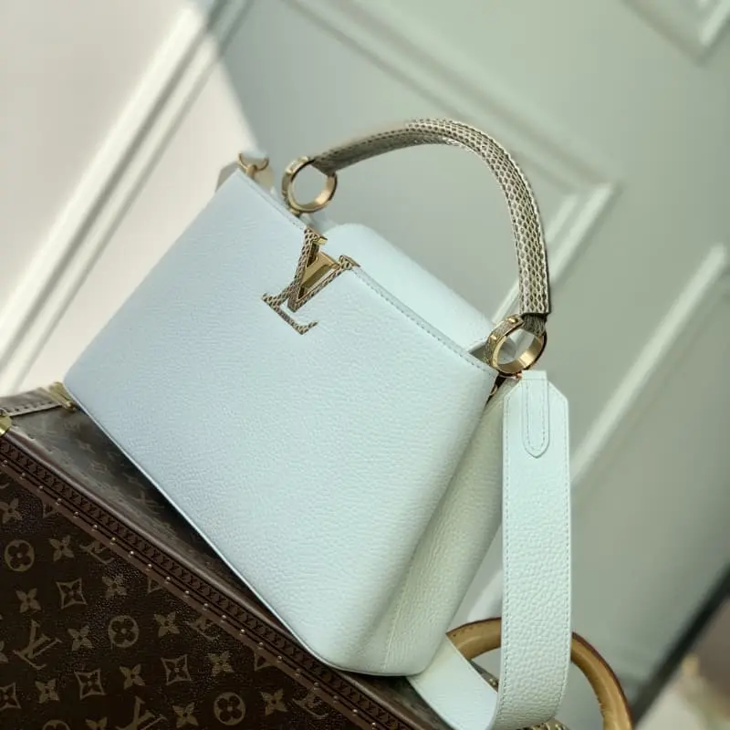 M56399 31.5x20x11cm High Quality Bags - Image 3