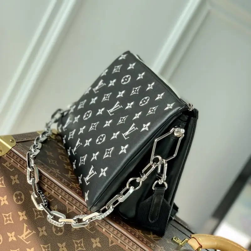 M57791 S1 26x20x12cm High Quality Bags - Image 3