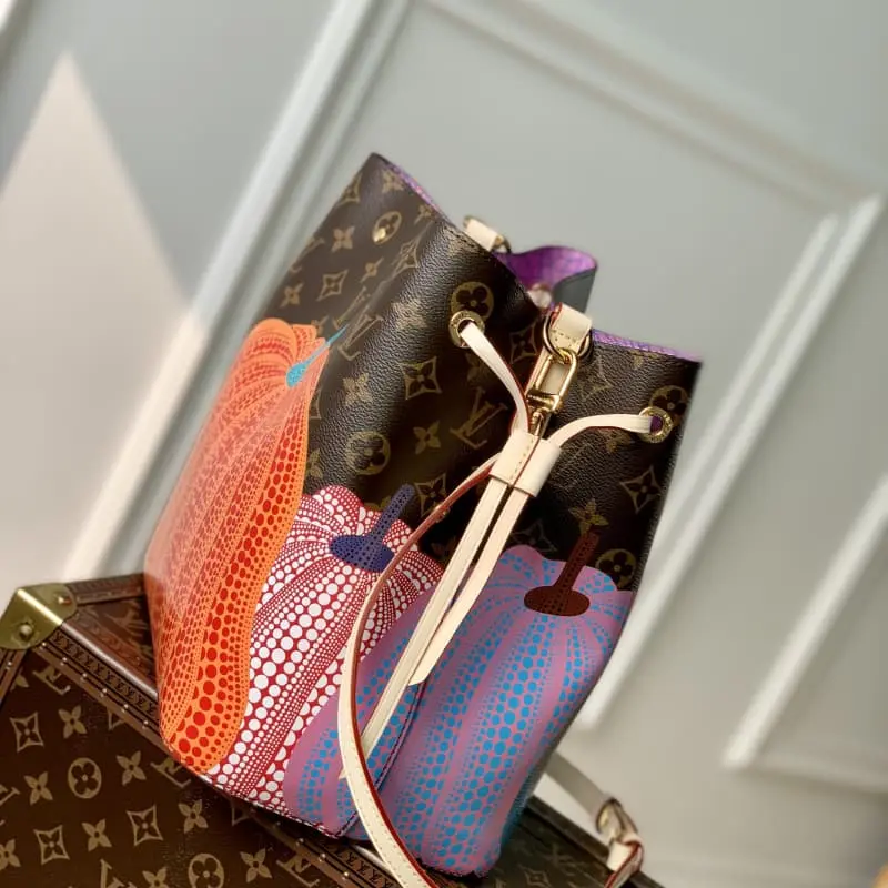 M46473 26x22x27cm High Quality Bags - Image 3