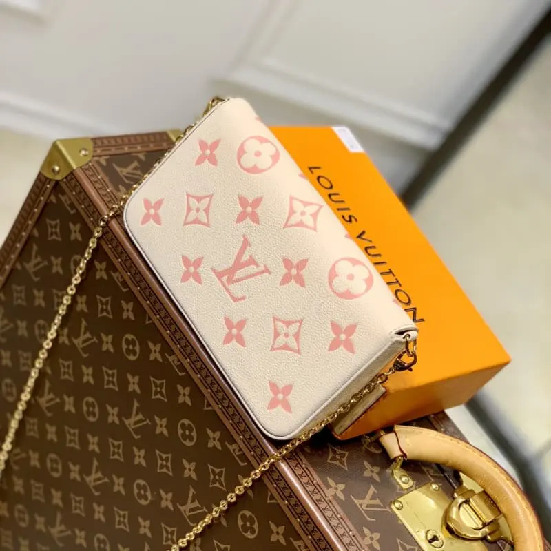 M82047 21x12x3cm High Quality Bags - Image 3