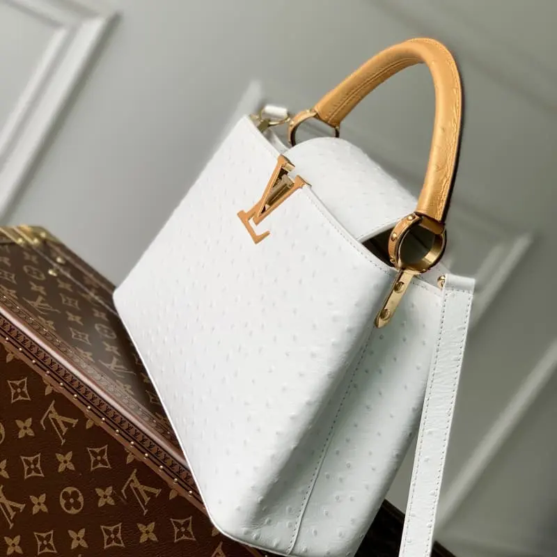 M93483 S3 31.5x20x11cm High Quality Bags - Image 3