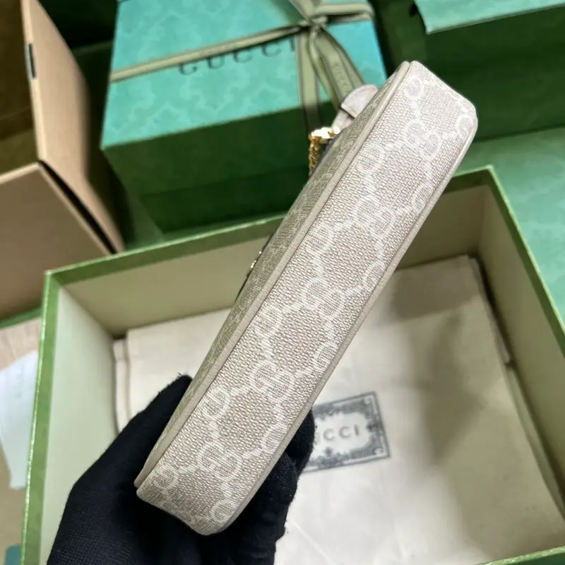 764960 CM 4 High-Quality Bags - Image 3