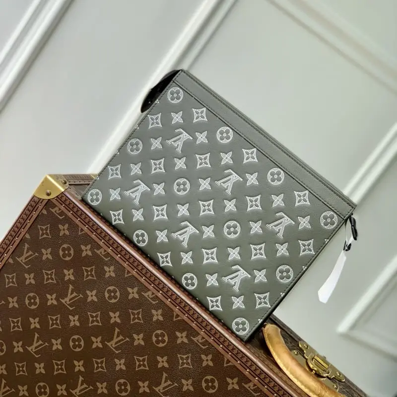 M61692 Elegant Green 26x20cm High Quality Bags - Image 3