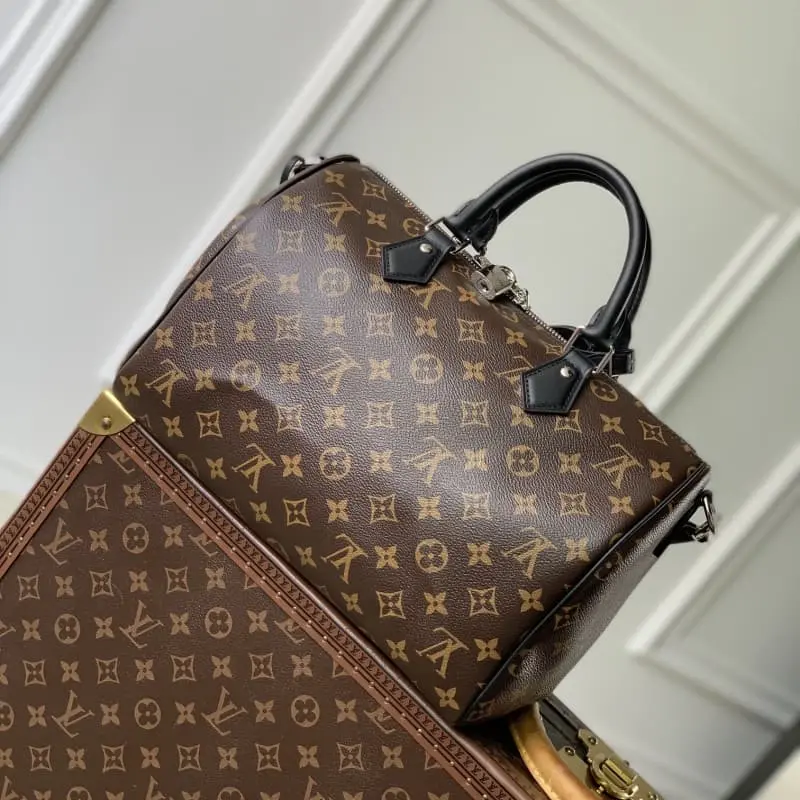 M12243 21x17x30cm High Quality Bags - Image 3