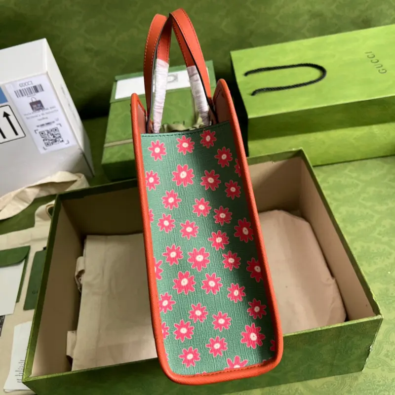 605614 CM 1 High-Quality Bags - Image 3