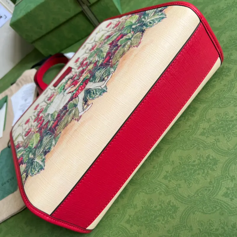 605614 CM 4 High-Quality Bags - Image 3