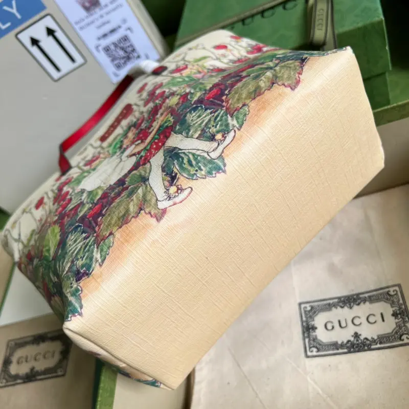 410812 CM 5 High-Quality Bags - Image 3