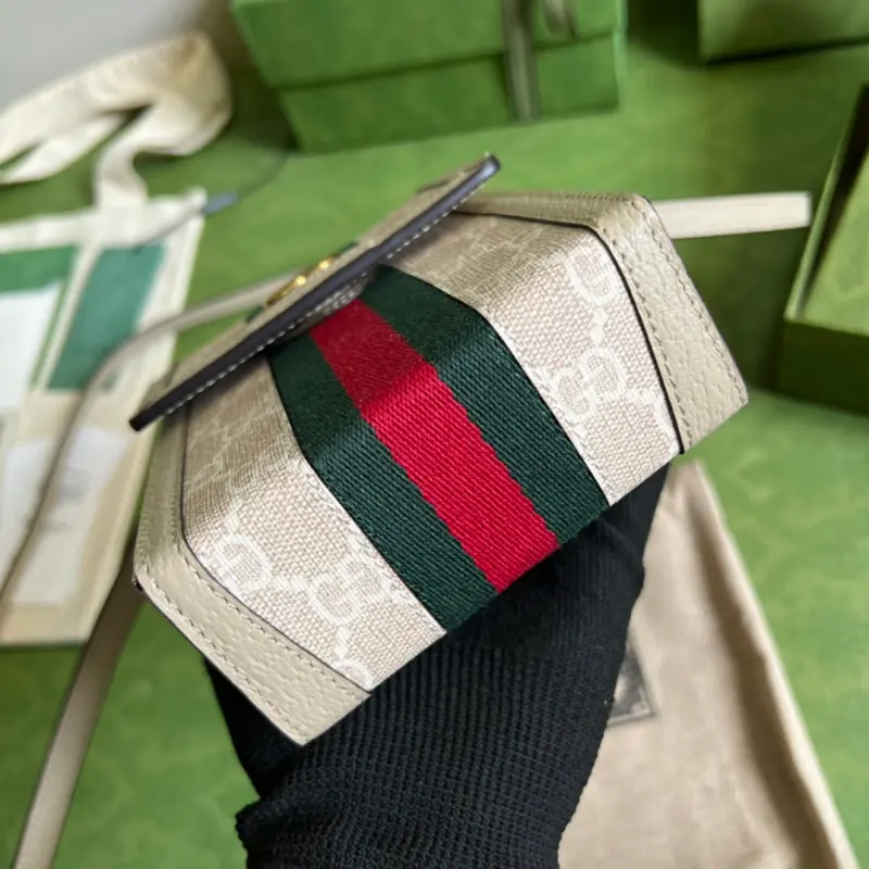 696056 CM 1 High-Quality Bags - Image 3