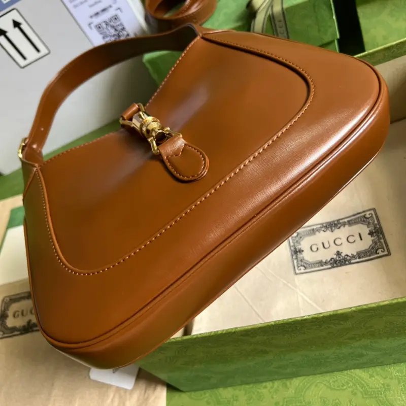 636709 CM 6 High-Quality Bags - Image 3