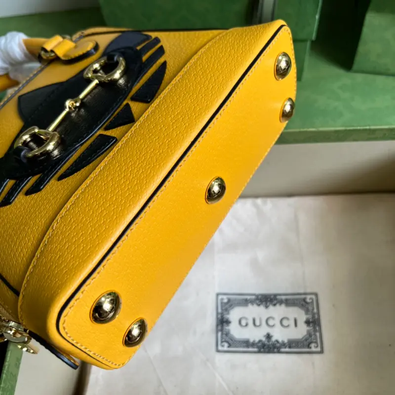 677212 CM 3 High-Quality Bags - Image 3