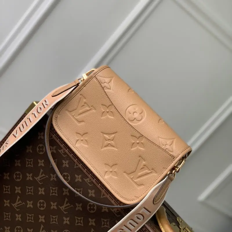 M11817 15x9x24cm High Quality Bags - Image 3