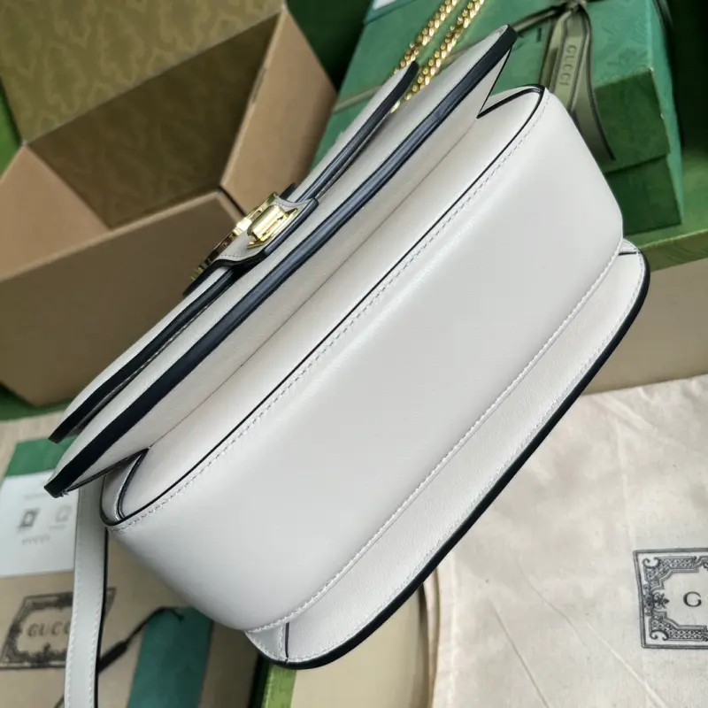 735101 CM 4 High-Quality Bags - Image 3