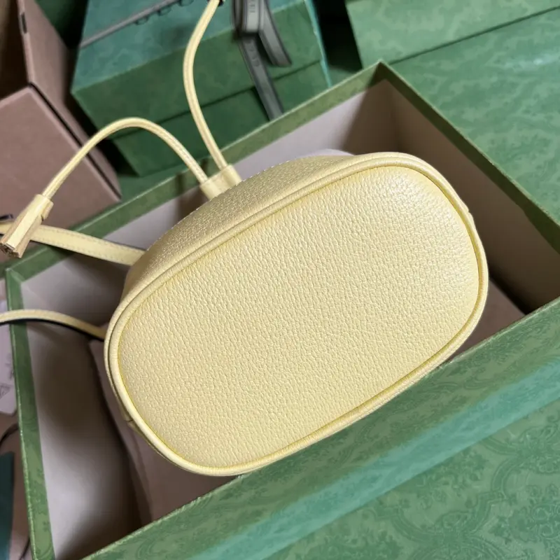 550620 CM 3 High-Quality Bags - Image 3