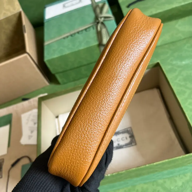 739076 CM 4 High-Quality Bags - Image 3