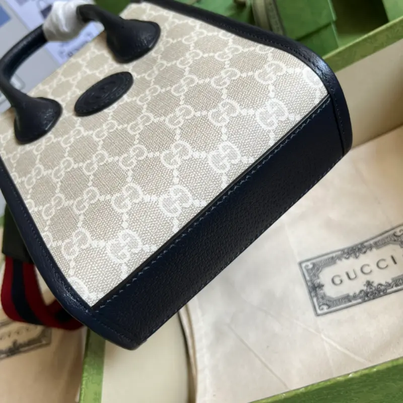 699406 CM 1 High-Quality Bags - Image 3