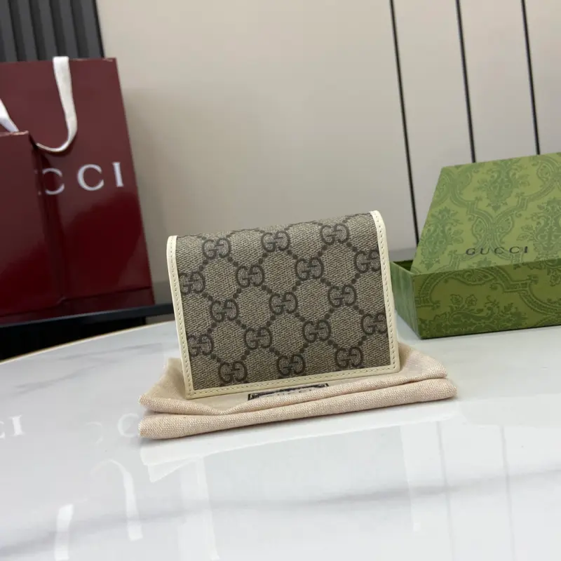 621887 CM 4 High-Quality Bags - Image 3