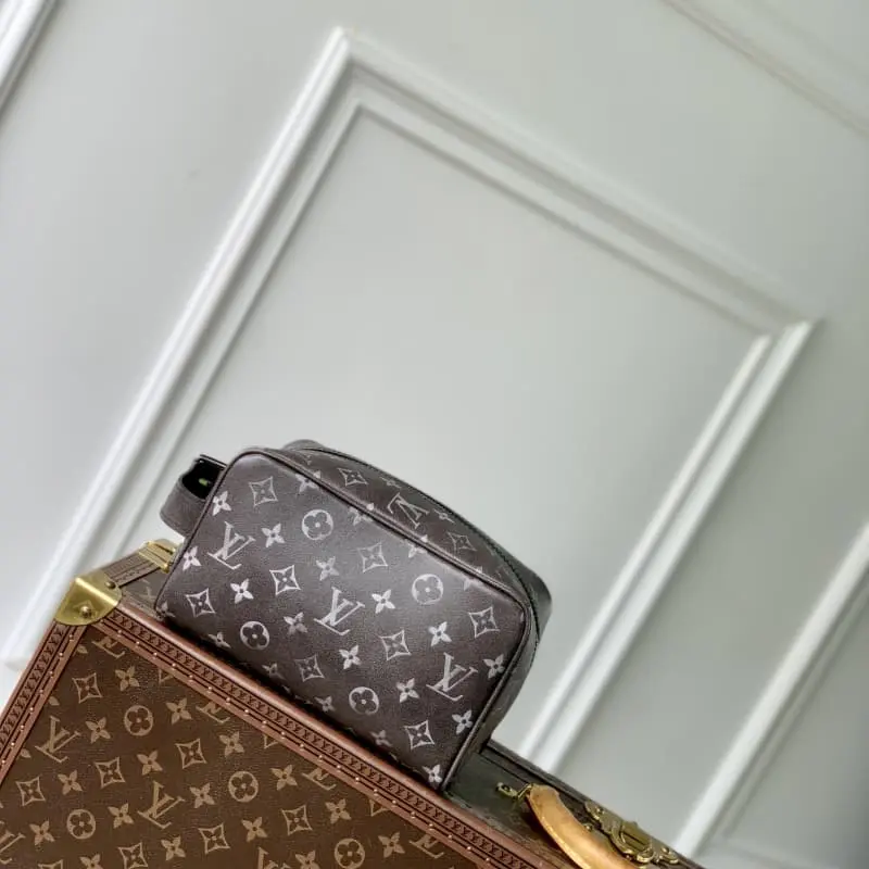 M11670 23x13x12cm High Quality Bags - Image 3