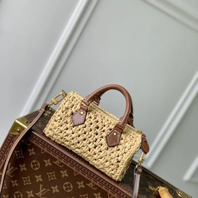 M83525 16x10x7.5cm High Quality Bags - Image 3