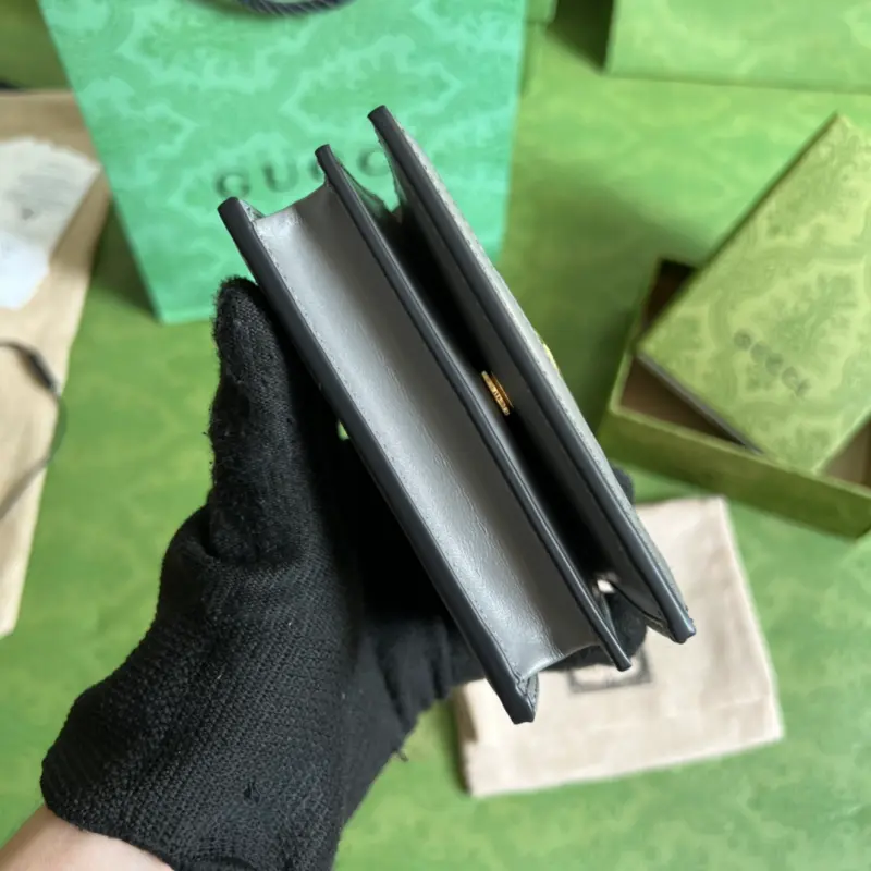 723786 CM 5 High-Quality Bags - Image 3