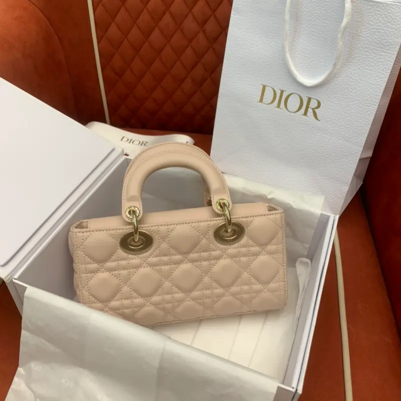 ML24 7 High Quality Bags - Image 3