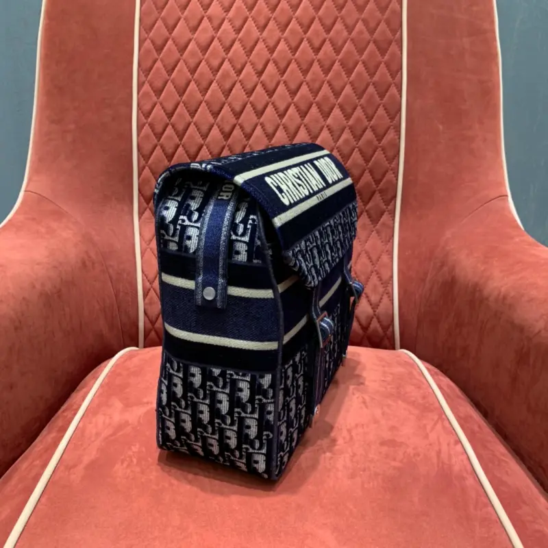 ML193 3 High Quality Bags - Image 3