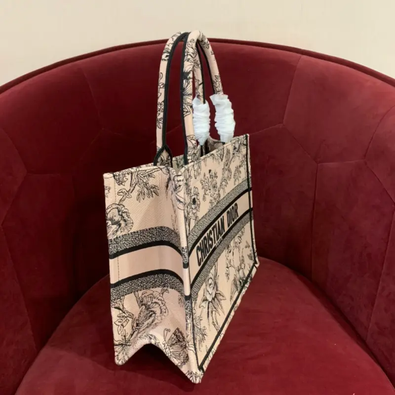 ML166 8 High Quality Bags - Image 2