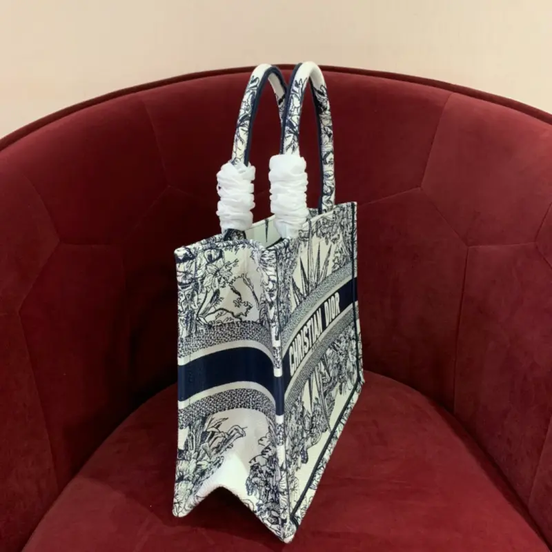 ML166 2 High Quality Bags - Image 2