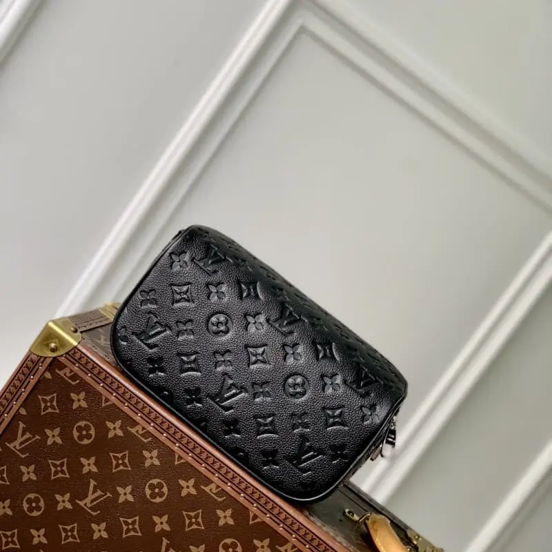 M11750 embossed 24x13x13cm High Quality Bags - Image 3