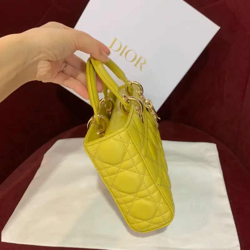 ML16 1 High Quality Bags - Image 3