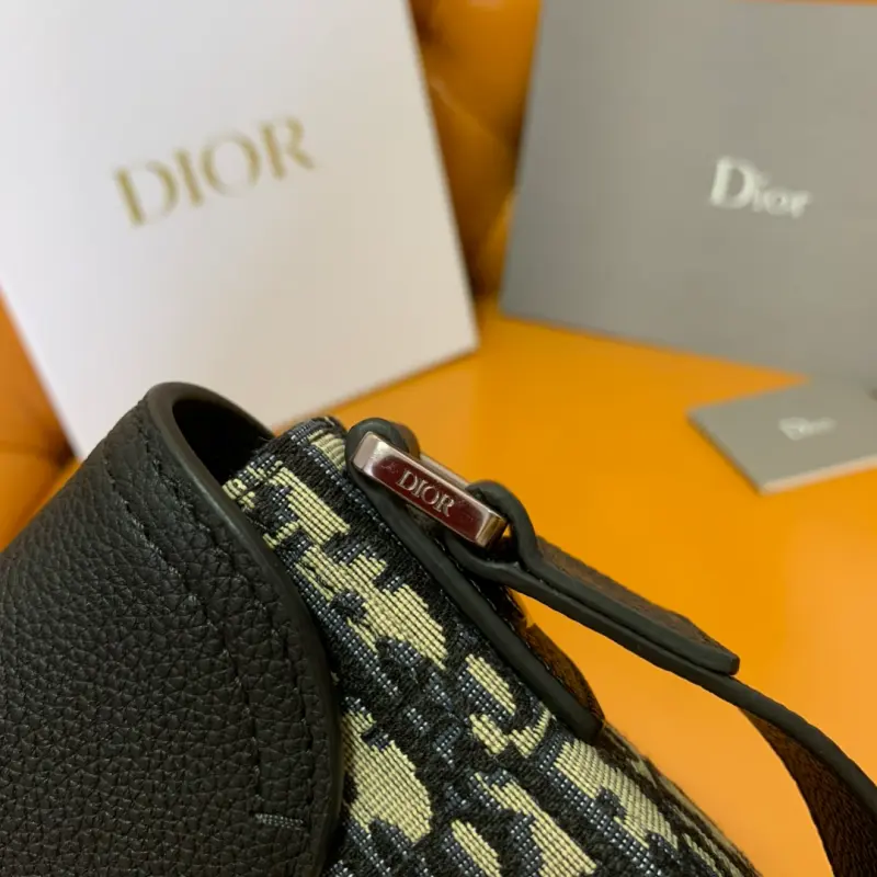 ML Saddle Messenger Bag 23cm High Quality Bags - Image 3