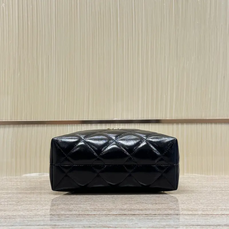 24B Chain Link Lunch Box Bag CM 1 High Quality Bags - Image 4