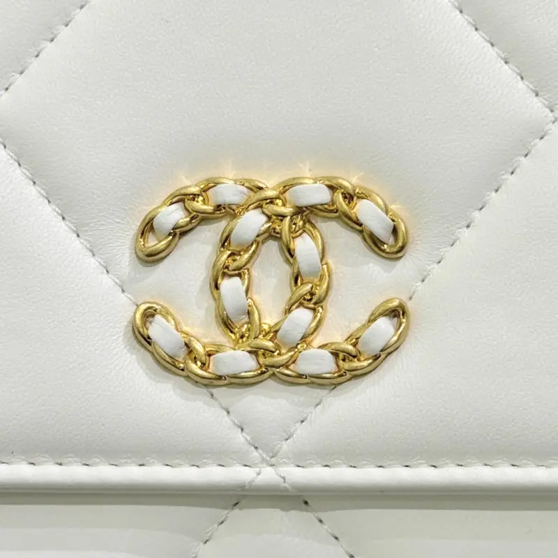 19Week CM 6 High Quality Bags - Image 7