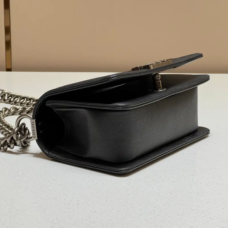 Leboy Trumpet 20cm Large V Calf Leather CM 1 High Quality Bags - Image 3