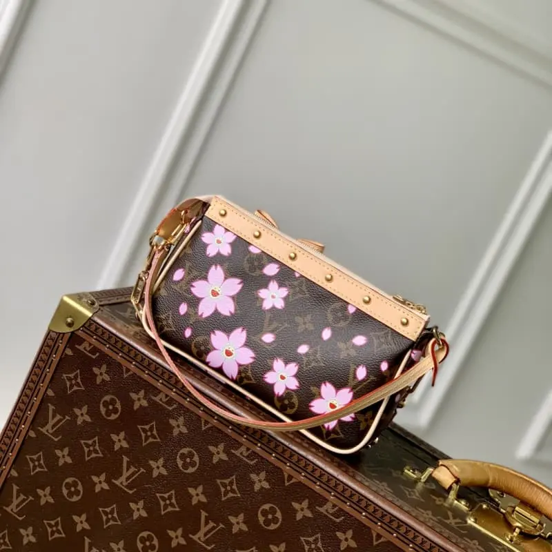 M13666 13x4x22cm High Quality Bags - Image 3