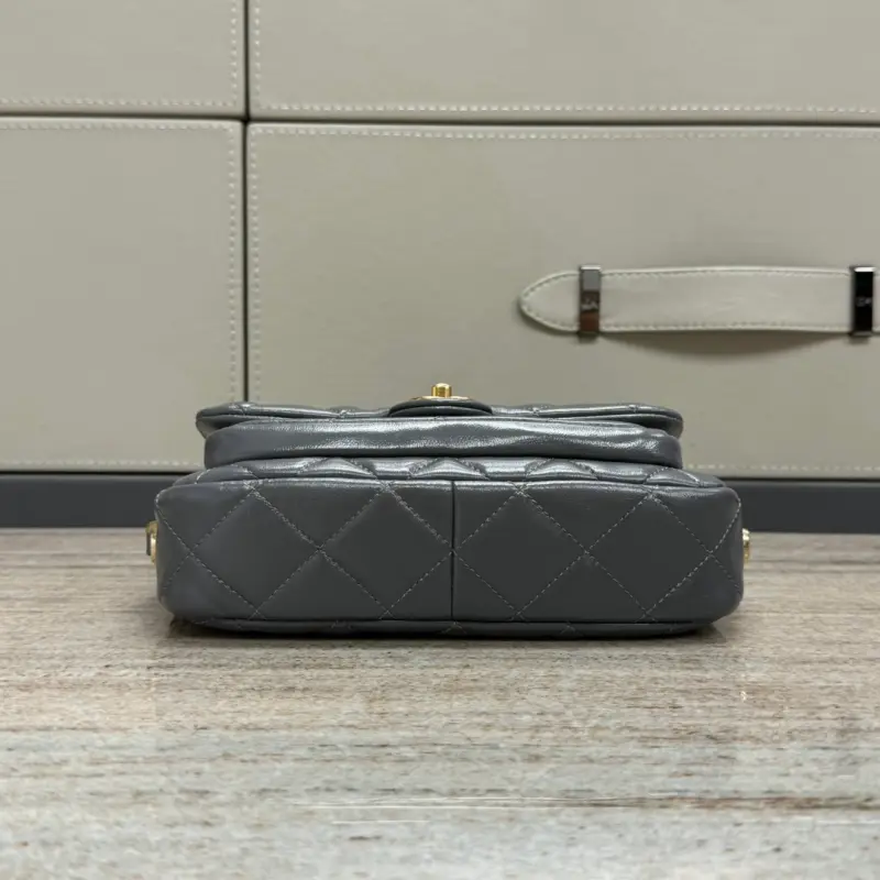 24a Handle Postman Grey High Quality Bags - Image 4