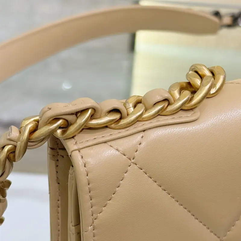 19Week CM 5 High Quality Bags - Image 7