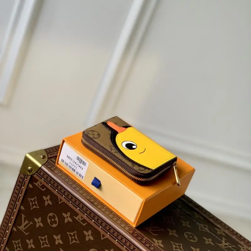 M83690 Little Yellow Duck HH124 11x8x2cm High Quality Bags - Image 3