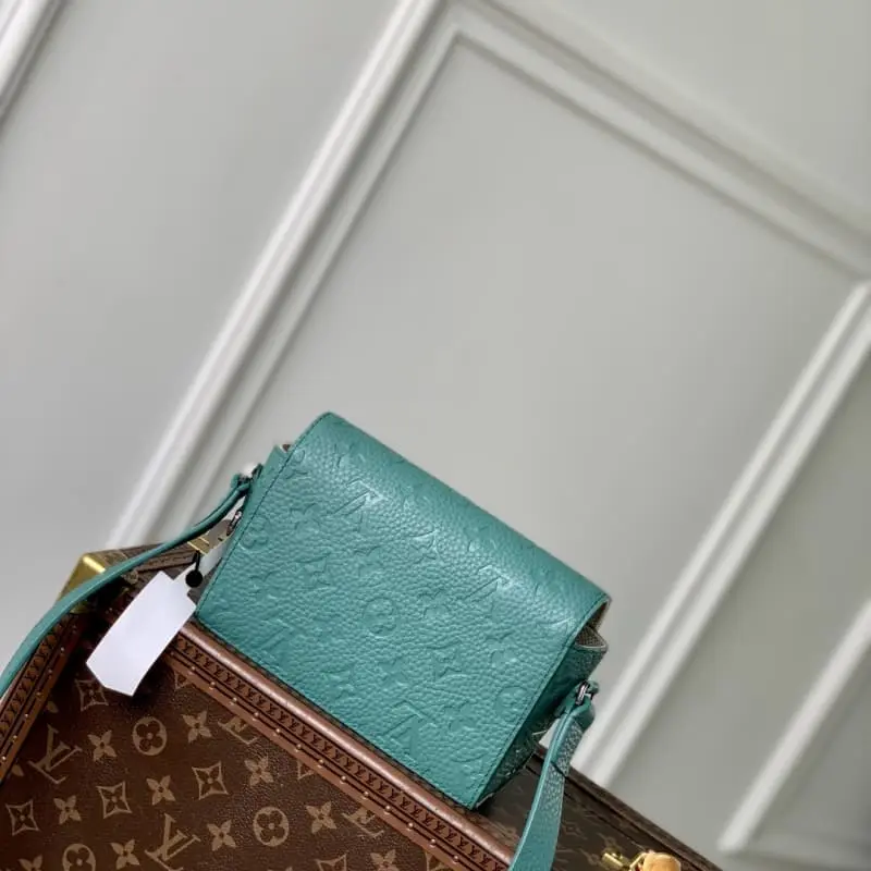 M13889 18x11x6.5cm High Quality Bags - Image 3