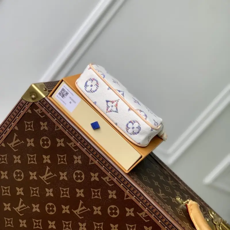 M58009 HH40 15.5x10.5x4cm High Quality Bags - Image 3