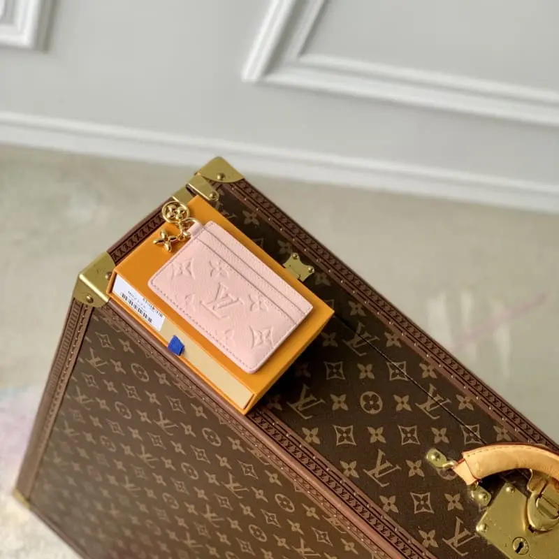 M82132 EmbossedNude pink 10.2x7.3x0.3cm High Quality Bags - Image 2