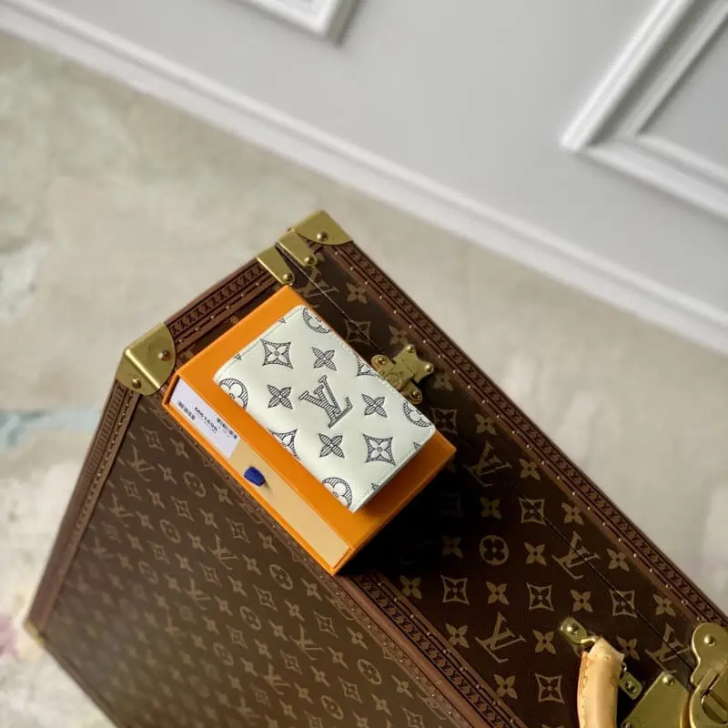 M61696 Elegant White High Quality Bags - Image 2