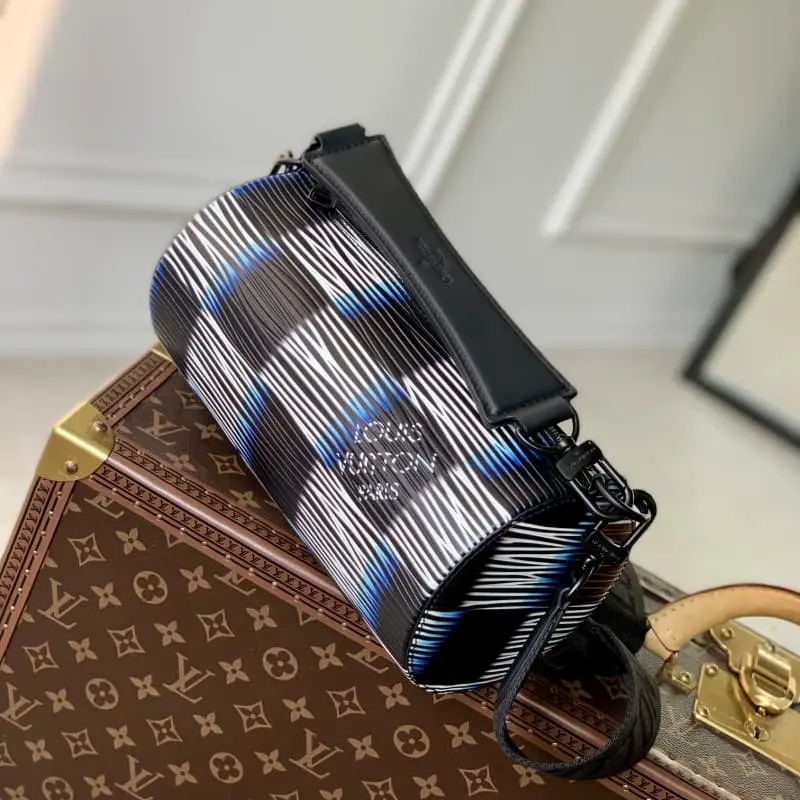 M23744 26x14x14cm High Quality Bags - Image 2