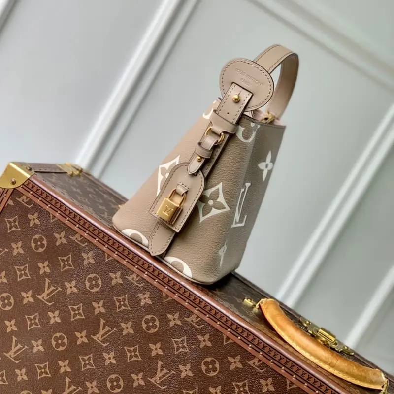 M13045 18x12x16cm High Quality Bags - Image 2