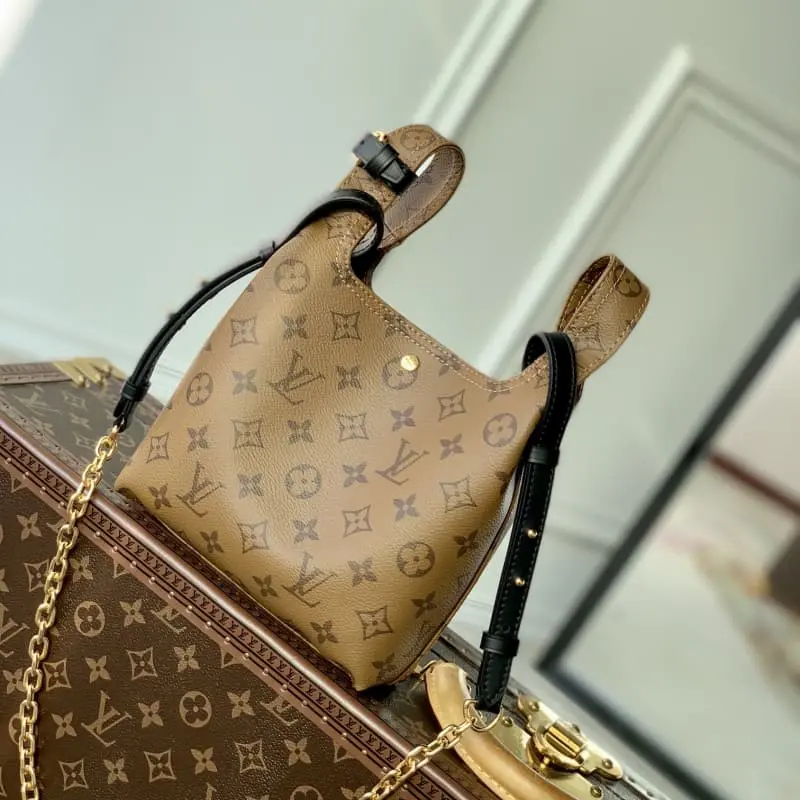 M46816 17x17x7cm High Quality Bags - Image 2