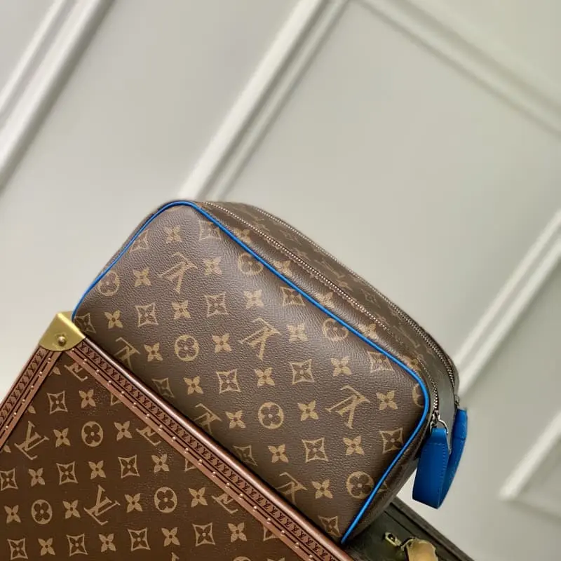 M47528 S2 28x16x13cm High Quality Bags - Image 2