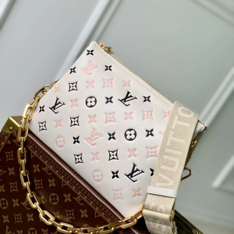 M57791 26x20x12cm High Quality Bags - Image 2