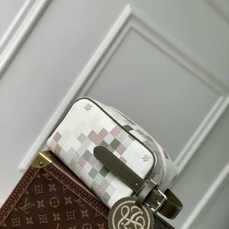 N00112 13x12x23cm High Quality Bags - Image 2