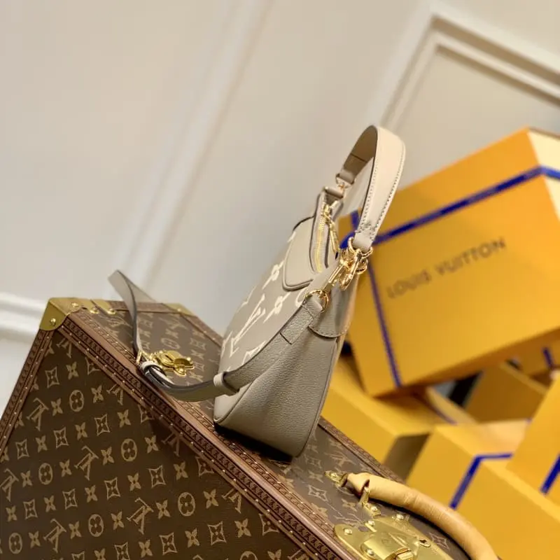 M46112 22x14x9cm High Quality Bags - Image 2